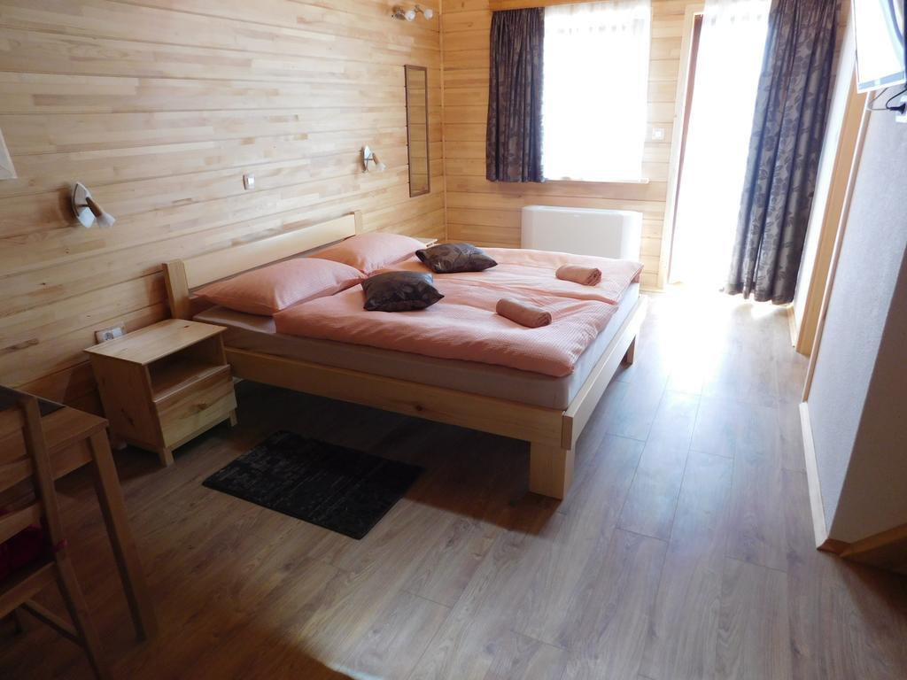 Guesthouse Sara Grabovac  Exteriör bild